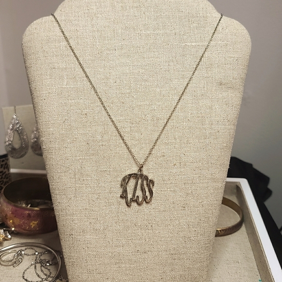 Jewelry - Silver Tone Necklace with KISS 💋 Pendant